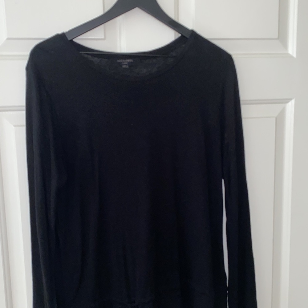 Tunic-style shirt with tie feature